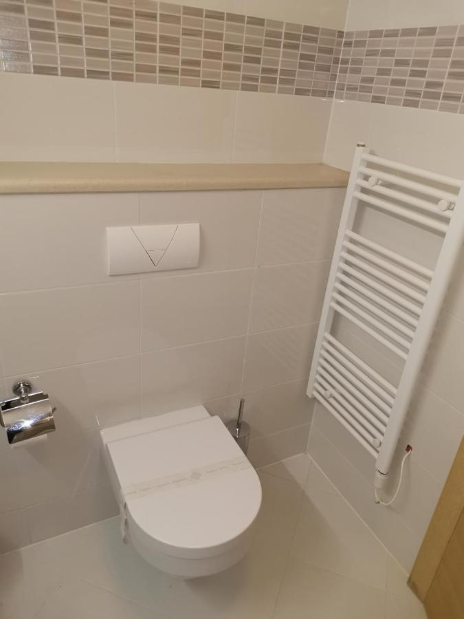 Hotel Quercus 德尔韦尼克 外观 照片