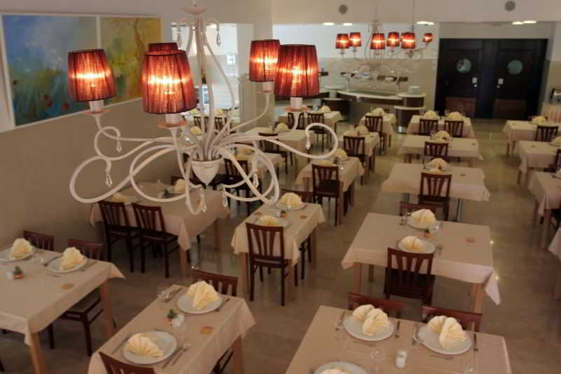 Hotel Quercus 德尔韦尼克 外观 照片